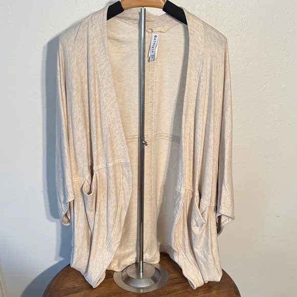 Athleta size large workout sweater cardigan type layering in cream - Picture 1 of 6